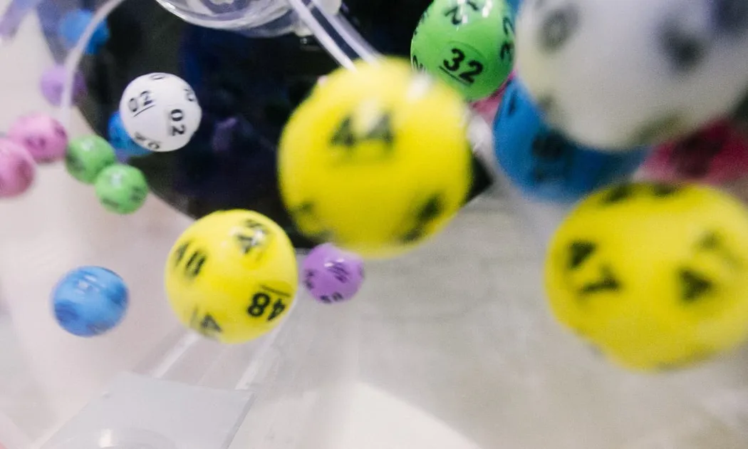 Tots els premis de la Loteria de Nadal fins a 40.000 euros per bitllet o fracció estan exempts de tributació. Font: Unsplash.