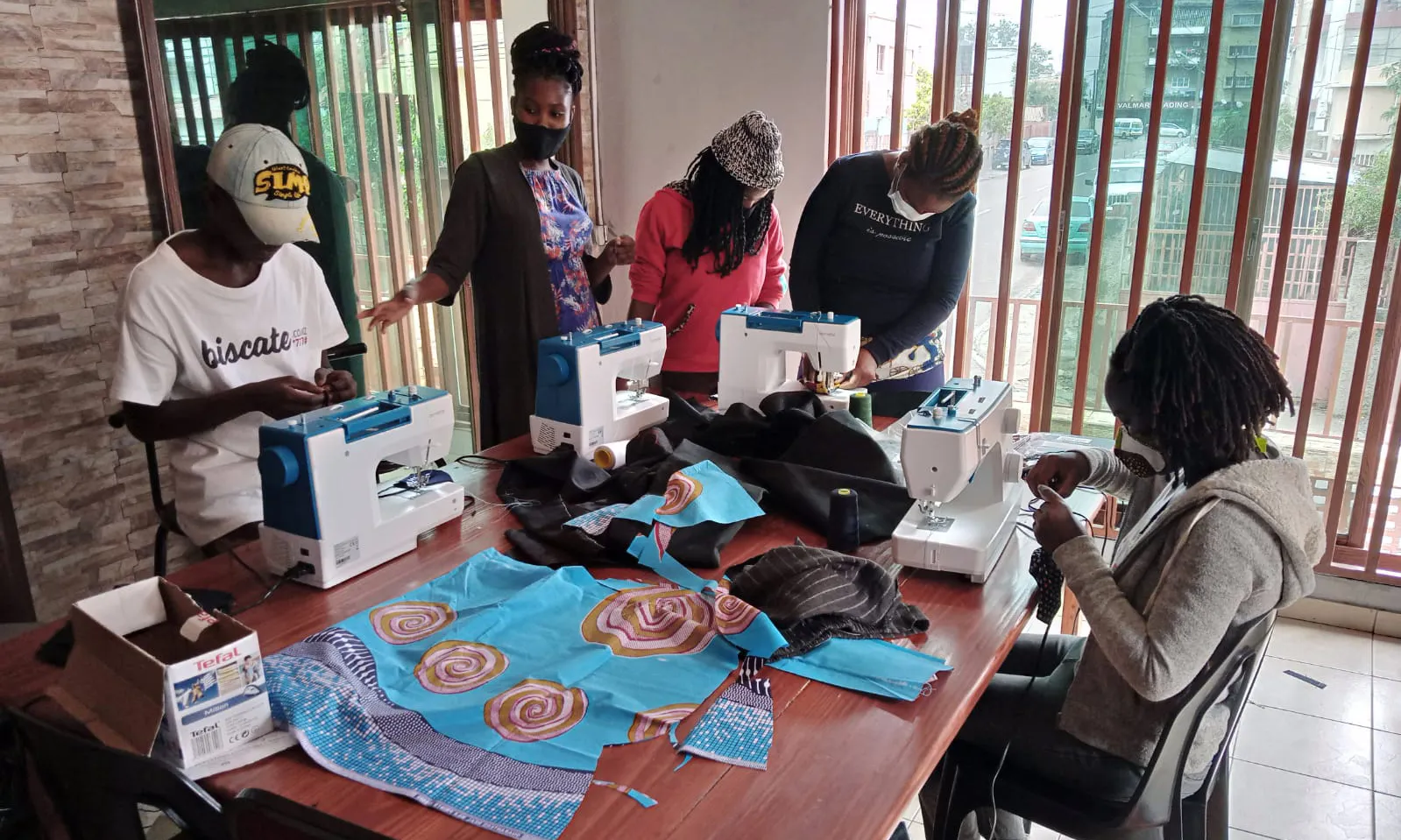 El projecte Nava sorgeix de la necessitat de poder donar eines d’autonomia a joves amb els que la Fundació Idea treballa a Maputo.