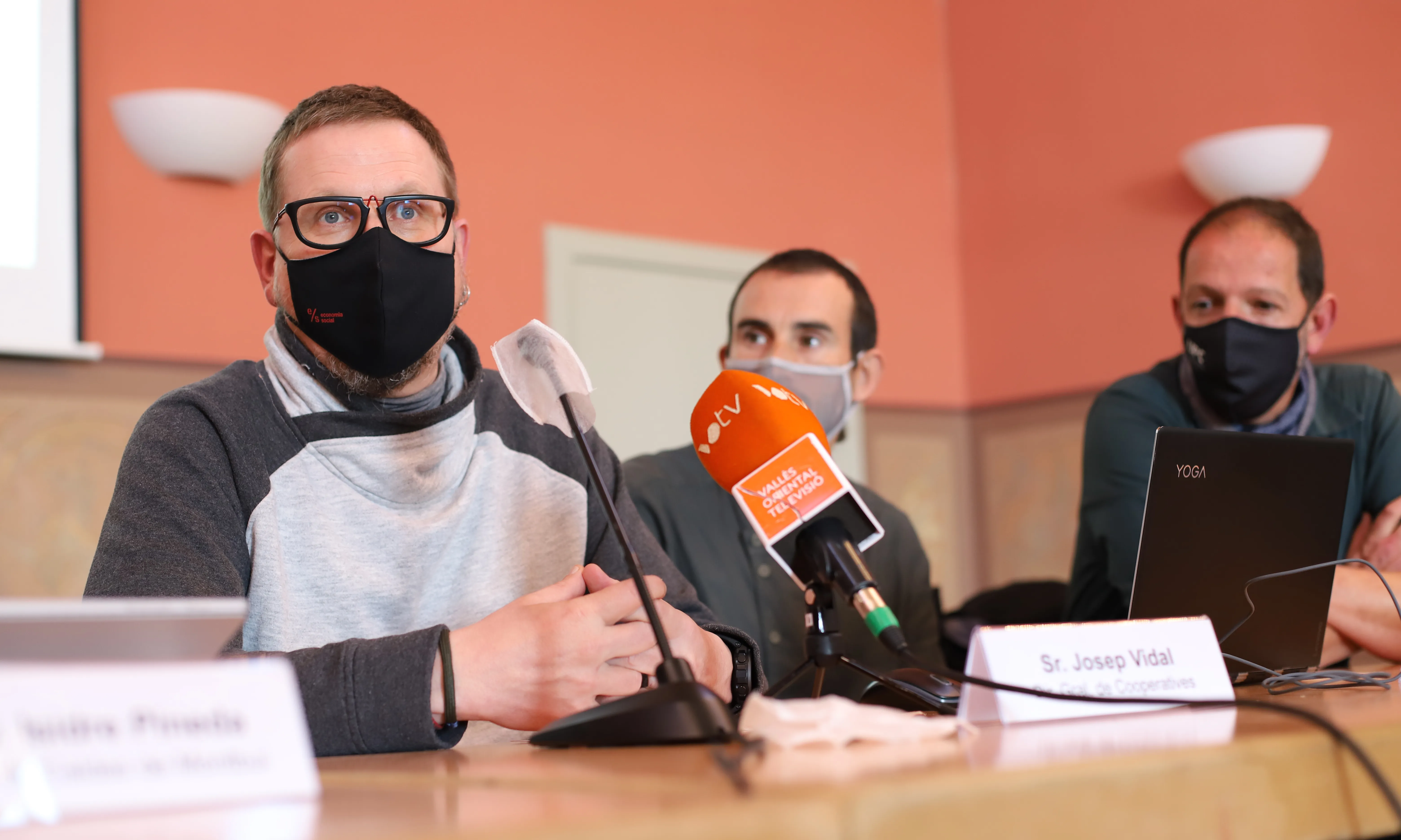 Josep Vidal, amb Joaquim Arcas i Jordi Pascual, a la presentació de Som Comunitat Energètica