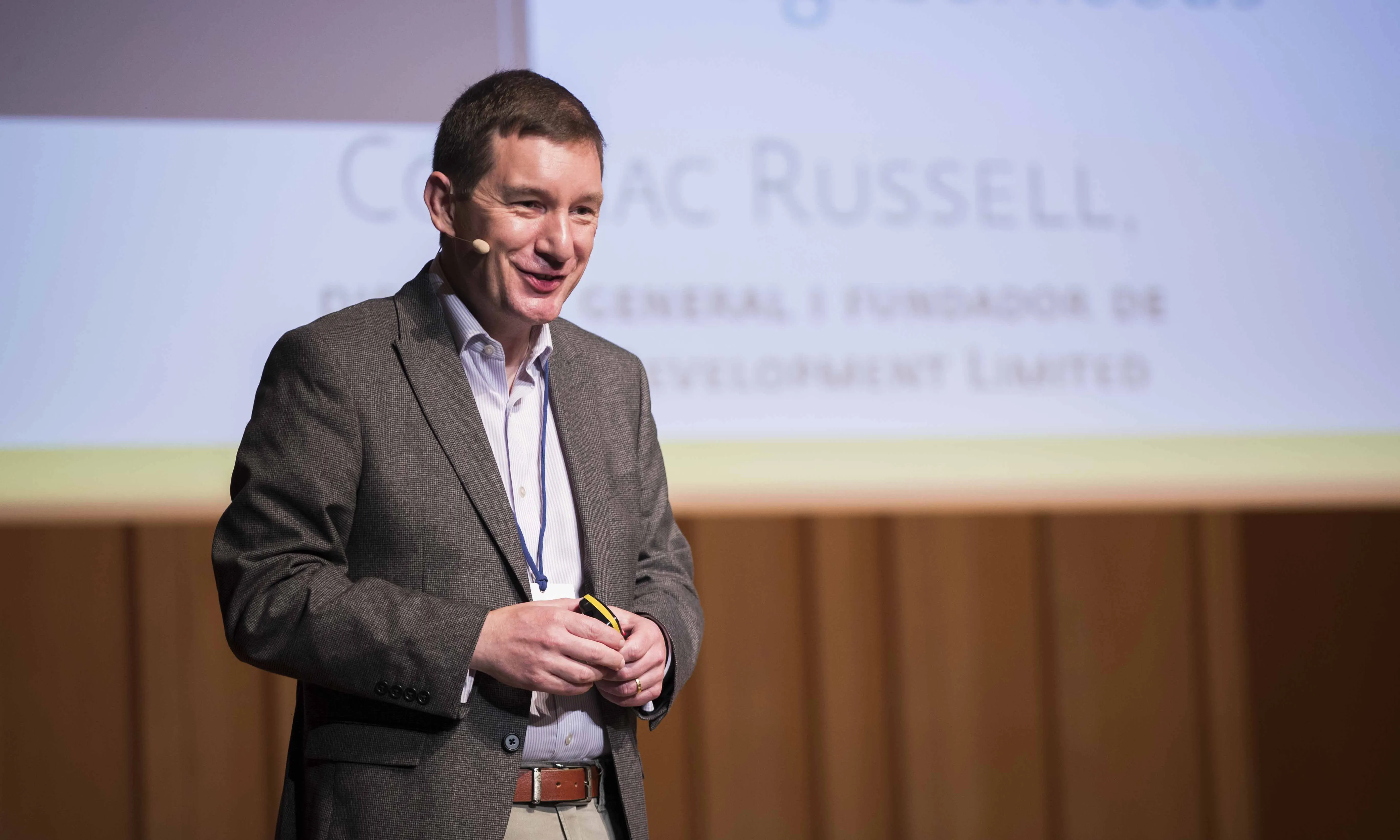 Russell ha volgut transmetre la necessitat de mobilitzar la societat civil, “perquè tothom té alguna cosa a aportar”.
