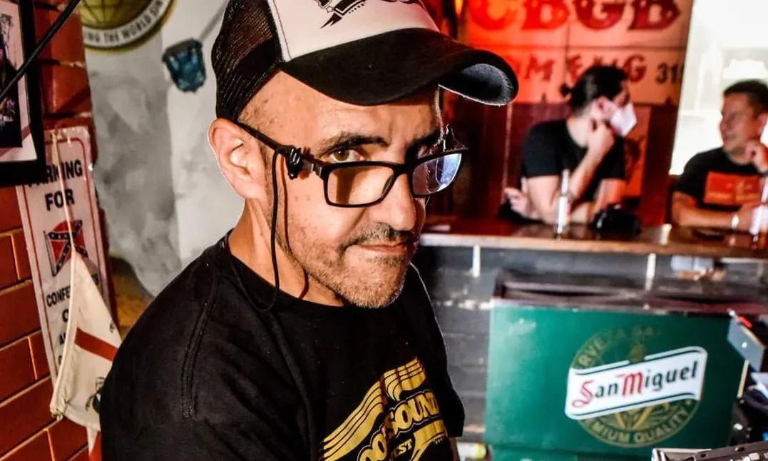 Antonio Celeiro és un dels grans agitadors i activistes del rock and roll a la ciutat de Barcelona.