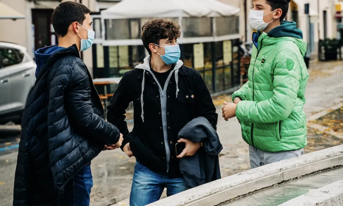 La salut mental és un dels àmbits més preocupants, ja que les restriccions i el confinament van estroncar les relacions socials en les joves, un factor clau.