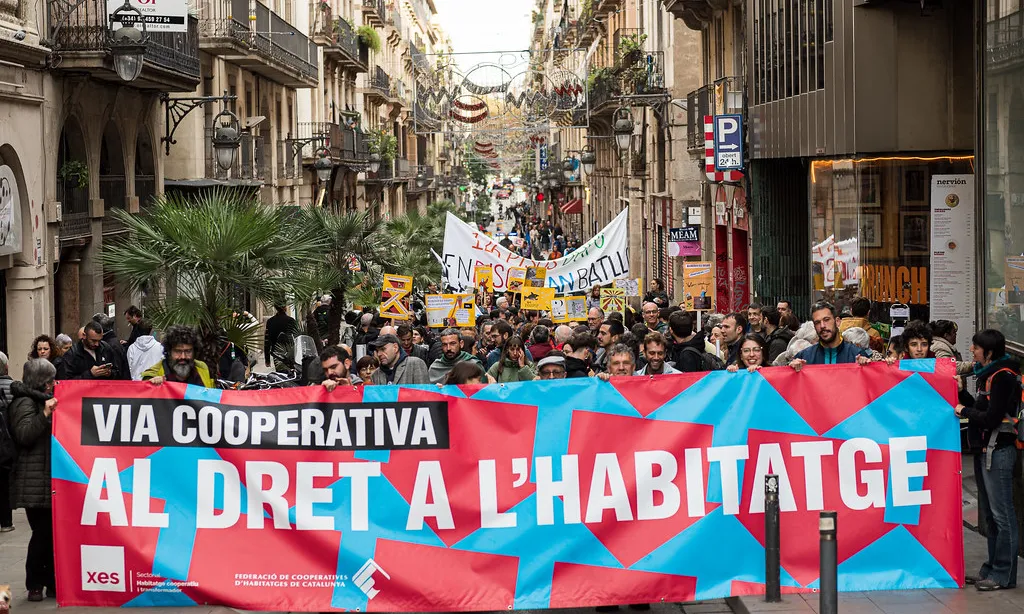 Manifestació per l'habitatge cooperatiu en cessió d'ús.