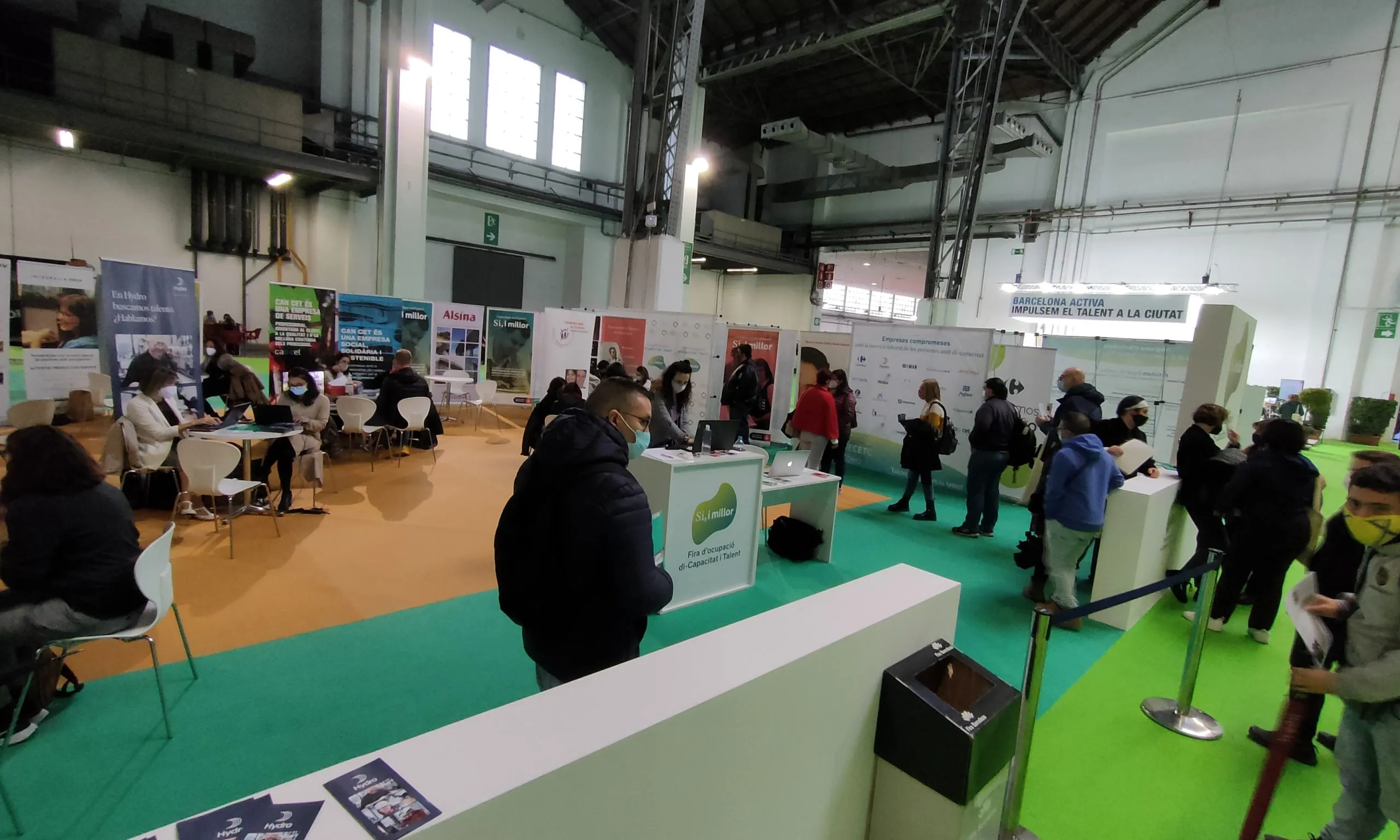 En l’edició de la fira de l’any passat hi van assistir gairebé mil nou-centes persones.