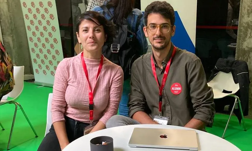 D'esquerra a dreta, Özgür Güneş Öztürk i Alp Öktem, sòcies fundadores de la cooperativa Col·lectivaT.