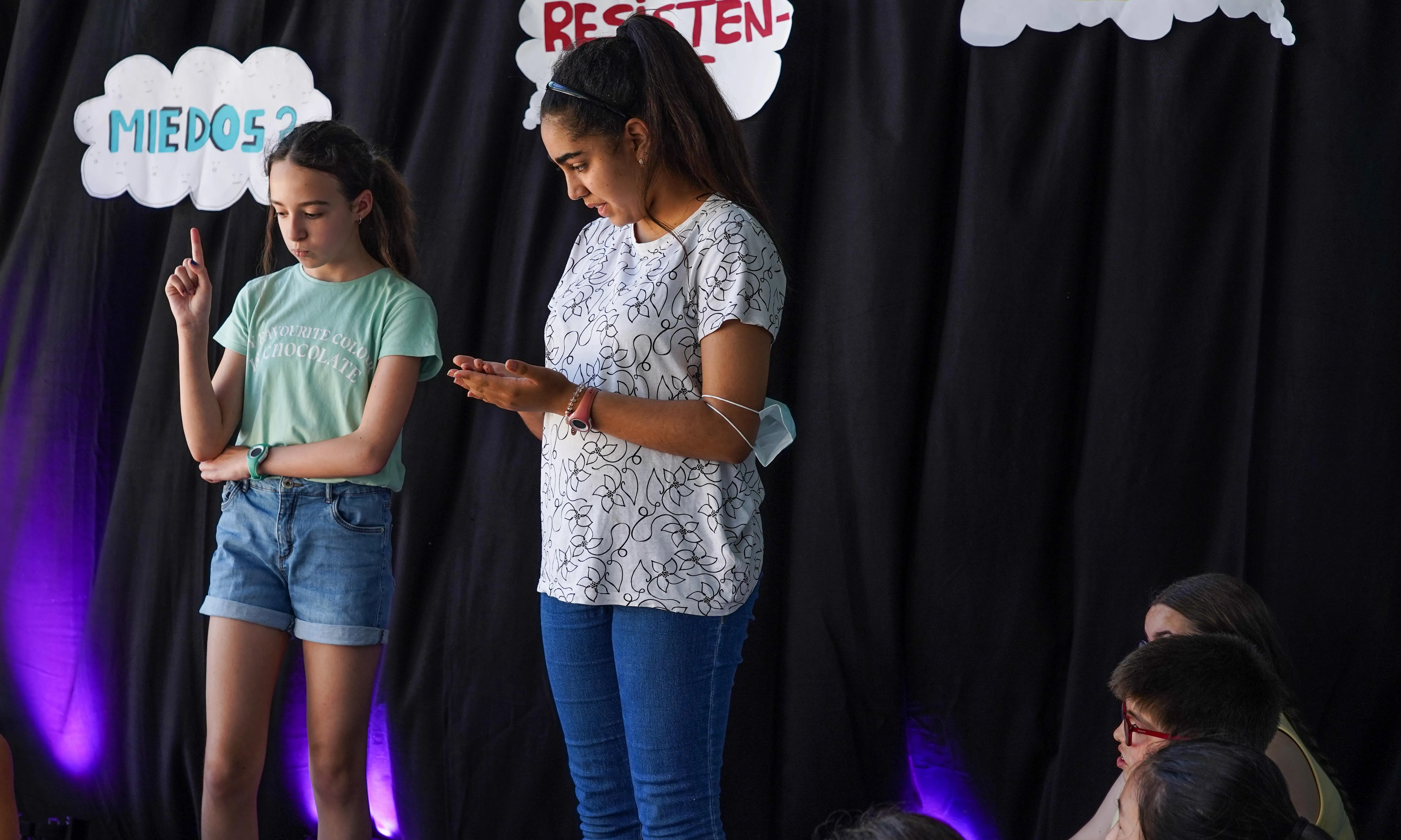 La Covid-19 va provocar una digitalització de l'educació i el temps lliure que va portar les joves a endinsar-se encara més al món digital.