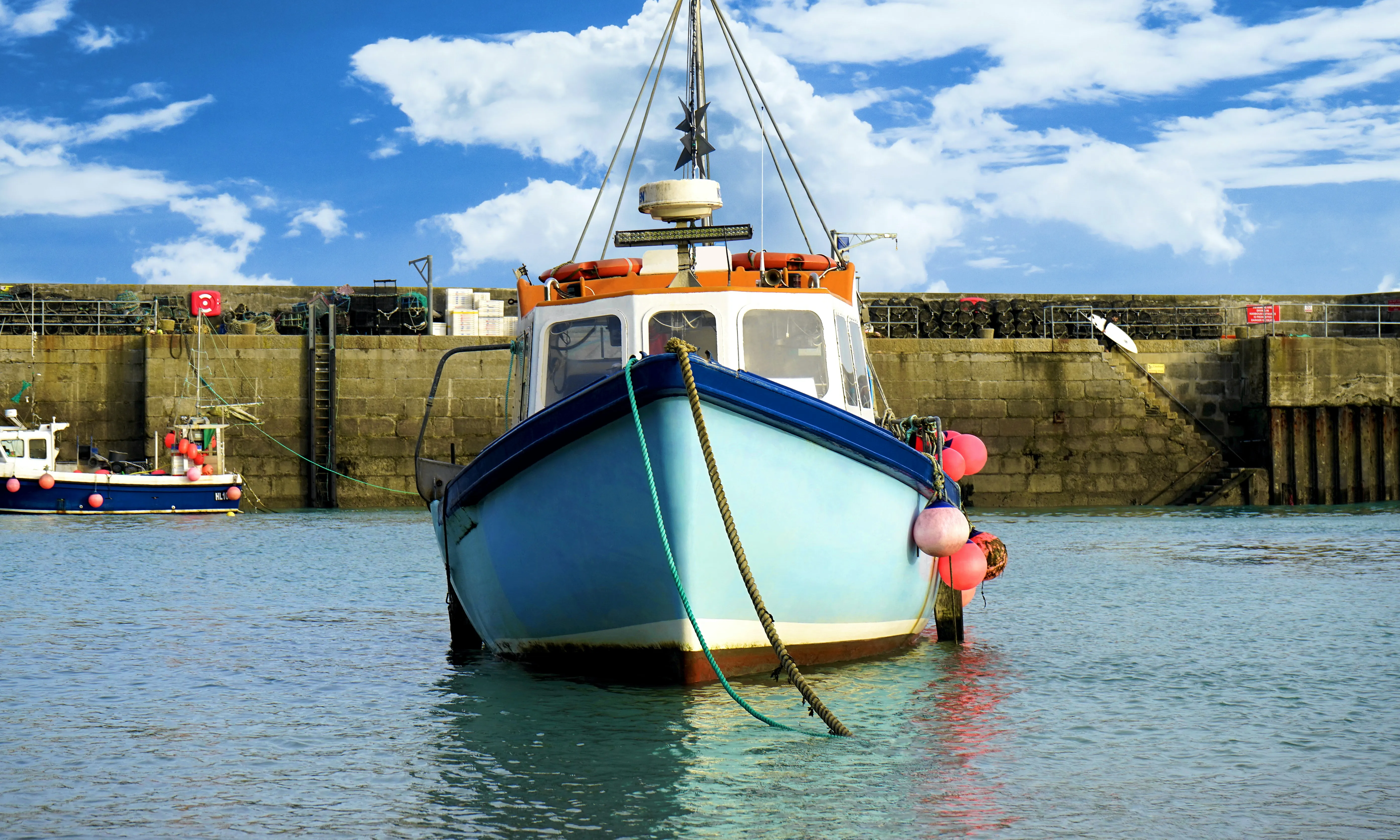 Vaixell de pesca. Font: Pexels - Mike Bird