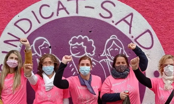 Algunes de les membres del Sindicat S.A.D. de cuidadores professionals municipals en una de les seves protestes. Font: Sindicat S.A.D.