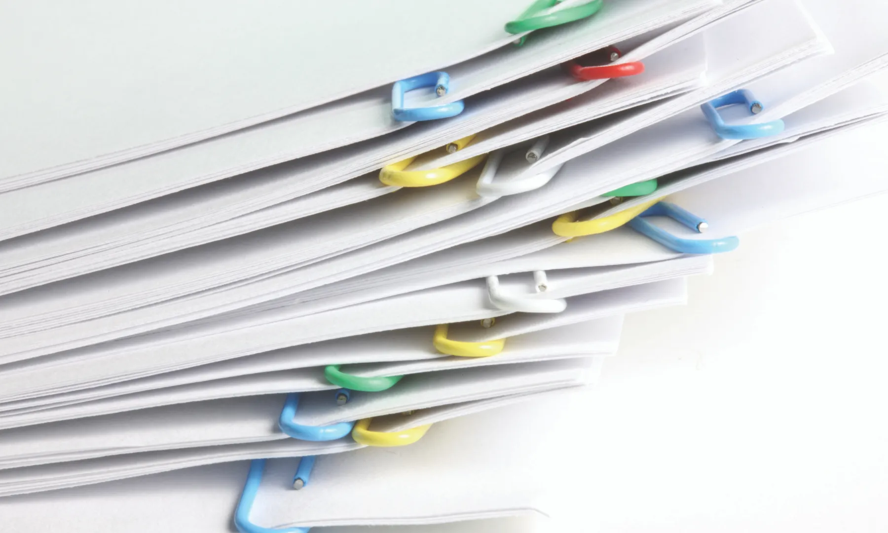 La memòria econòmica s’ha de presentar telemàticament.  Font: Canva.