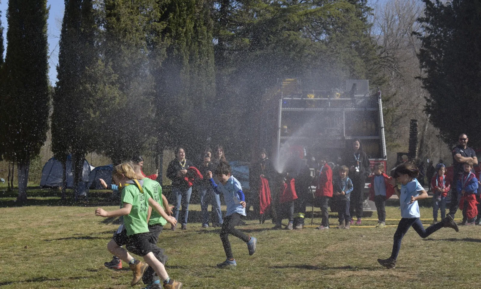 El contacte amb la natura és un dels pilars fonamentals de l'escoltisme i tot plegat constitueix una eina pedagògica essencial per al desenvolupament d'infants i joves.