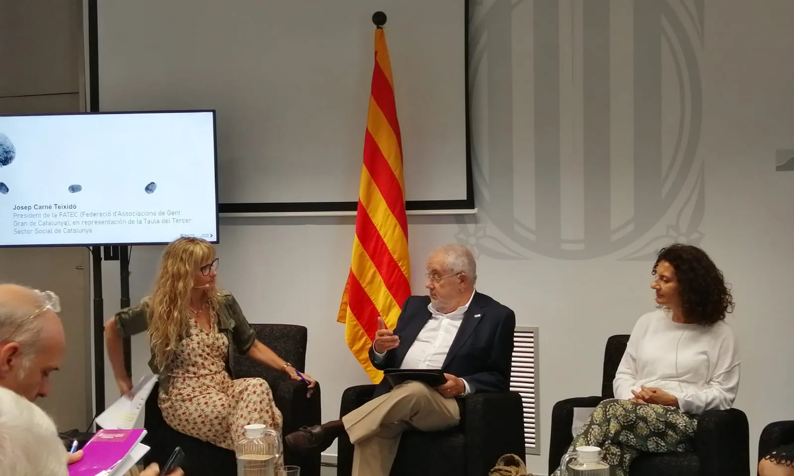 Josep Carné, al mig, com a ponent en una jornada el 27 de setembre pel 75é aniversari de la Declaració Universal dels Drets Humans. 
