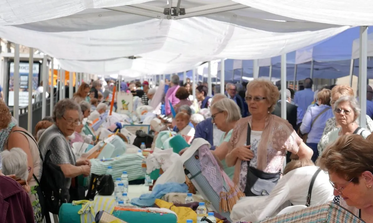 La Diada de la Puntaire és la gran celebració anual del món de la punta. Font: Associació Catalana de Puntaires.