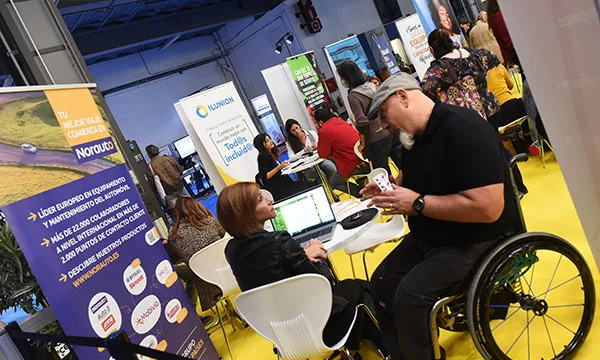 Una imatge de la fira 'Sí, i millor, Di-Capacitat i Talent' de l'any passat, on es van oferir un total de noranta-set llocs de treball.