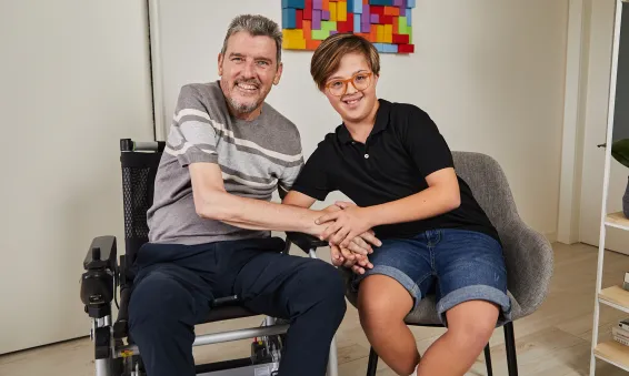 El que va ser porter de l'equip de futbol del Barça Juan Carlos Unzué és un dels protagonistes del calendari solidari de la Fundació Talita per al 2024.