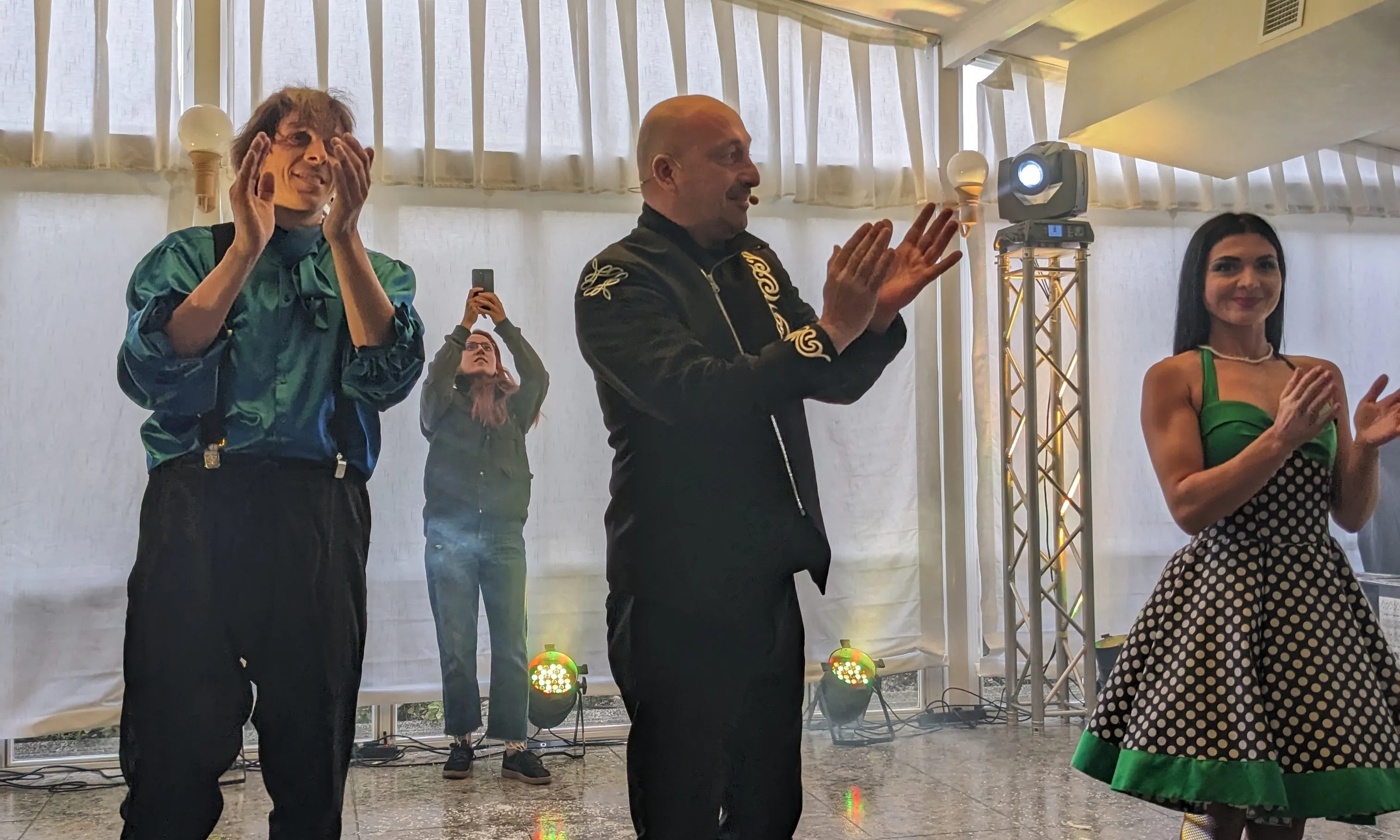 La Fundació Via-Guasp va sorprendre les persones assistents amb un espectacle de màgia.