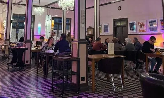 Interior de la Coral dels Amics, de Terrassa