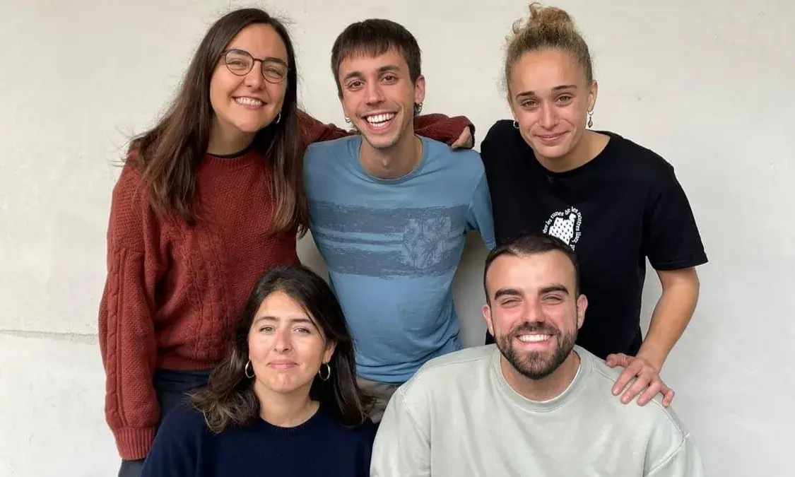 Foto de l'equip del Centre de Recursos per a les Associacions Juvenils de Barcelona.