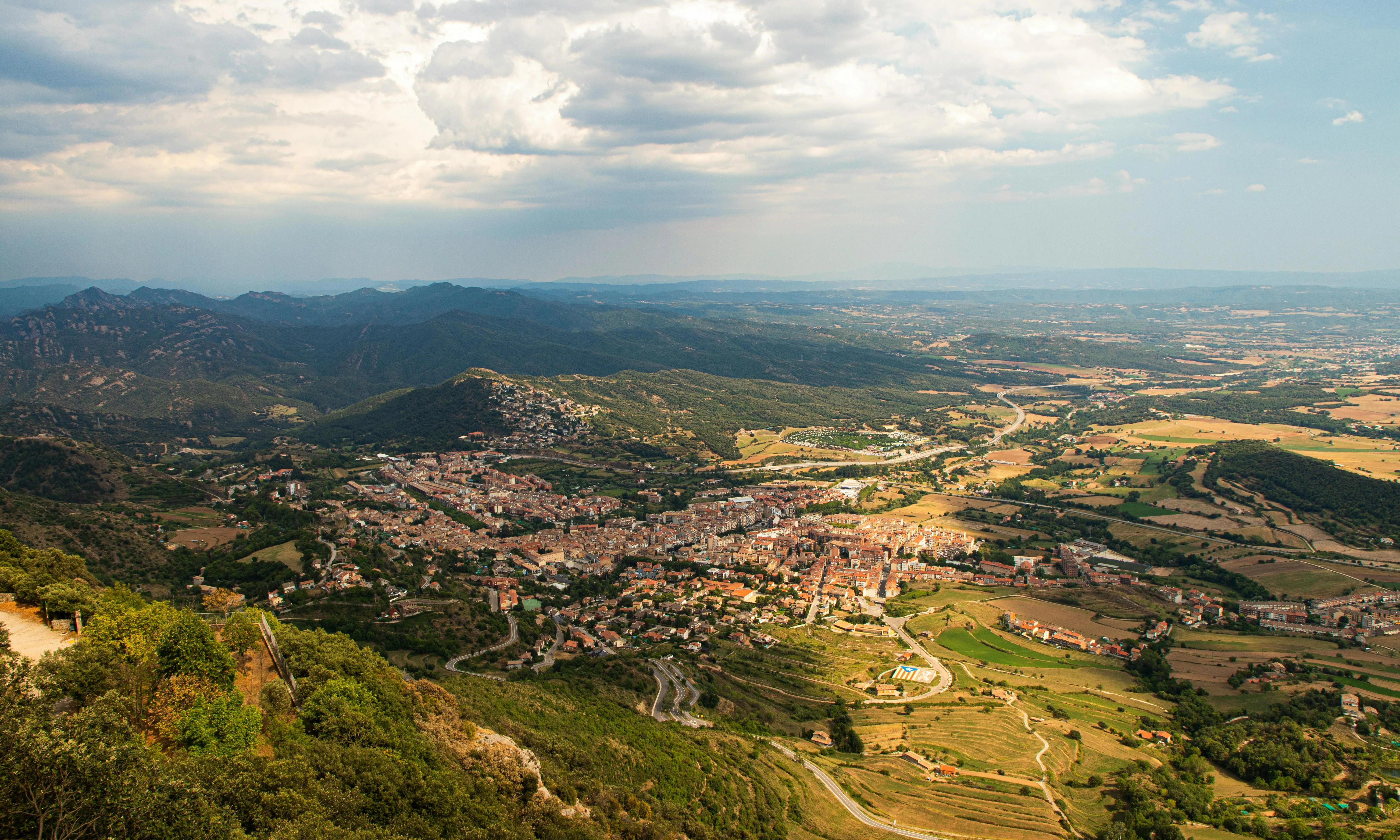 Vista de la ciutat de Berga. Font: Pexels - Manu Edition