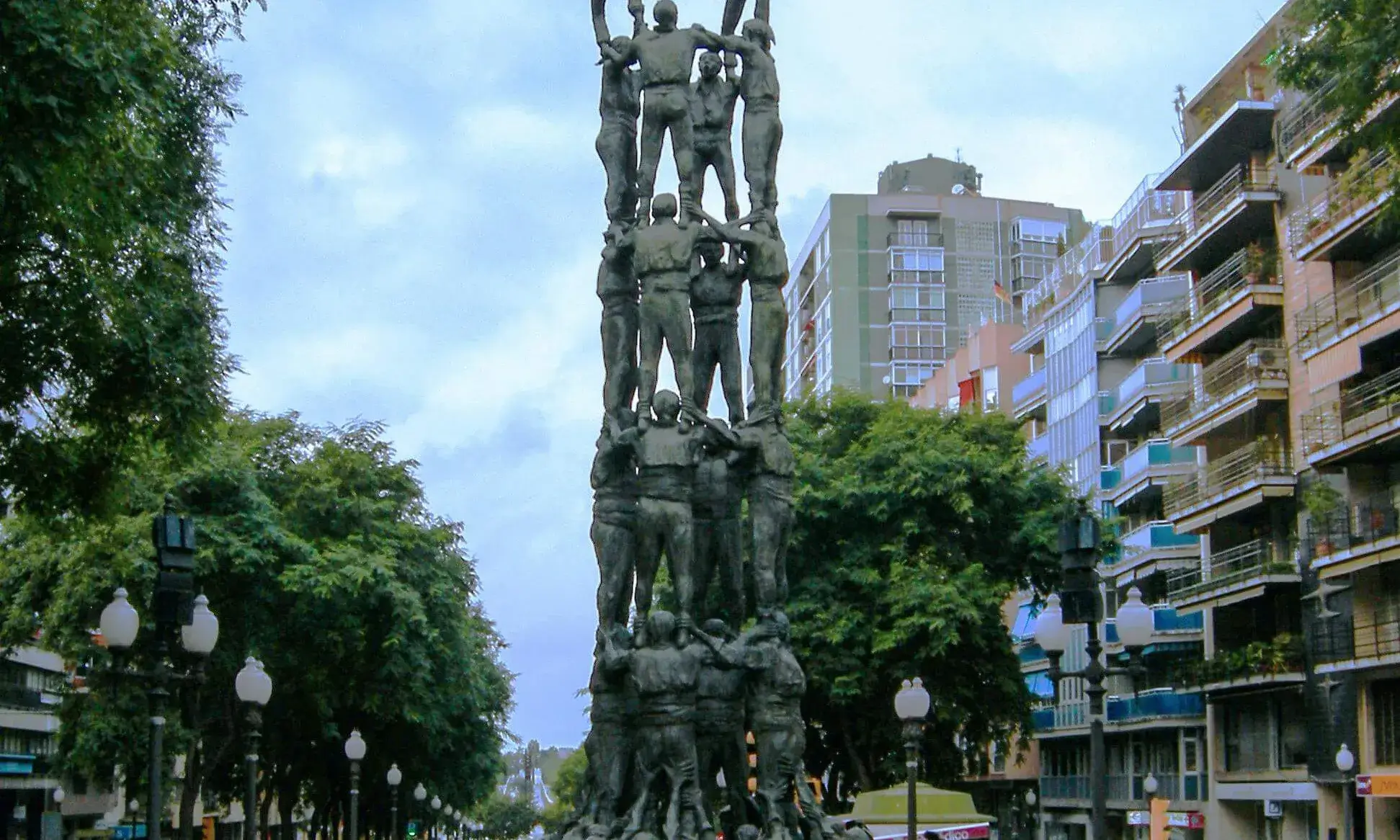 Escultura castellers de la Rambla de Tarragona. Font: Pexels - Valentin Onu Escultura castellers de la Rambla de Tarragona. Font: Pexels - Valentin Onu