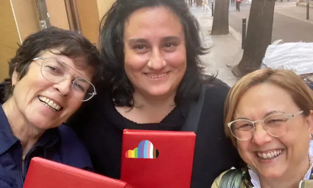 ‘La Diferència’ és una idea sorgida de la ment de la Maria Giralt, la Laia Ventayol i la Katy Pallàs. 