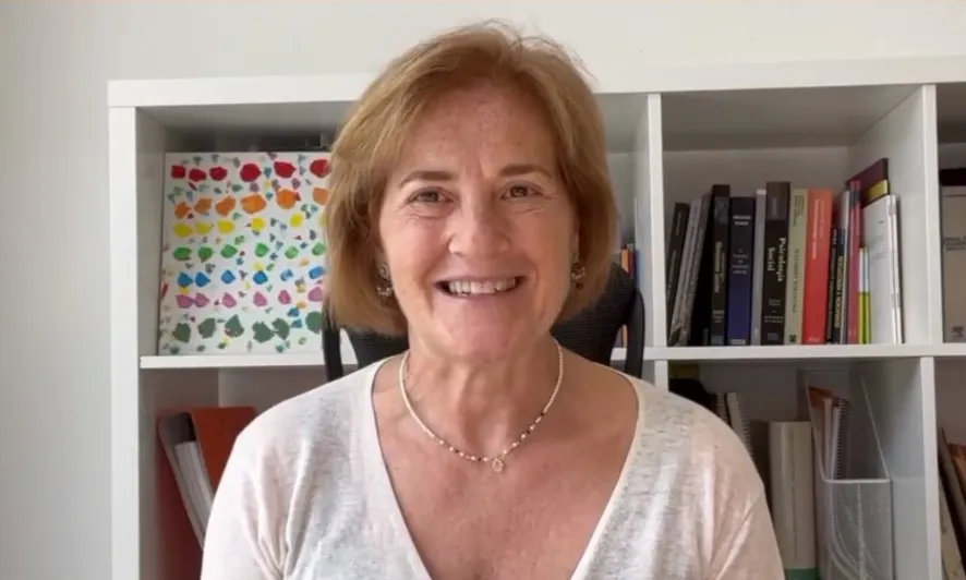 Montserrat Garcia és la presidenta de l'Associació Avesedari i la creadora del mètode Glifing.