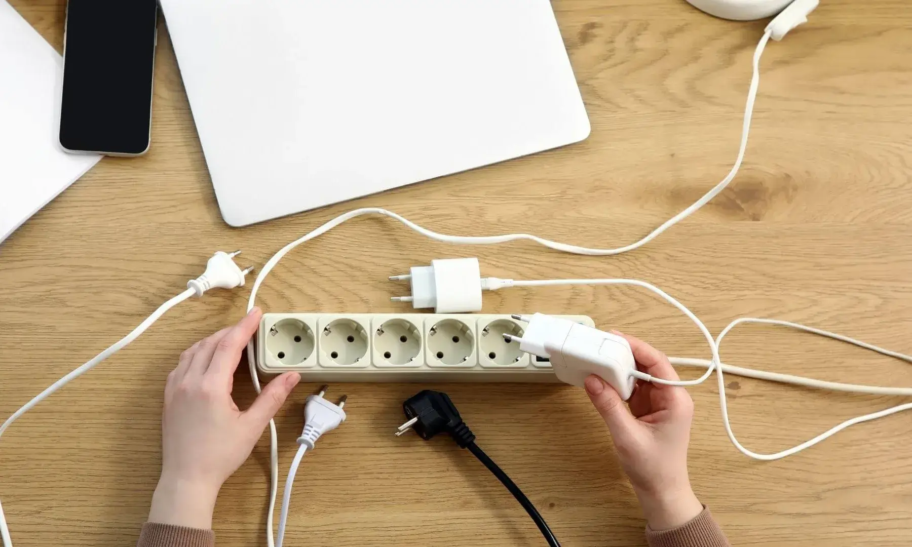 Desconnectar digitalment implica no rebre comunicacions, independentment de la via.