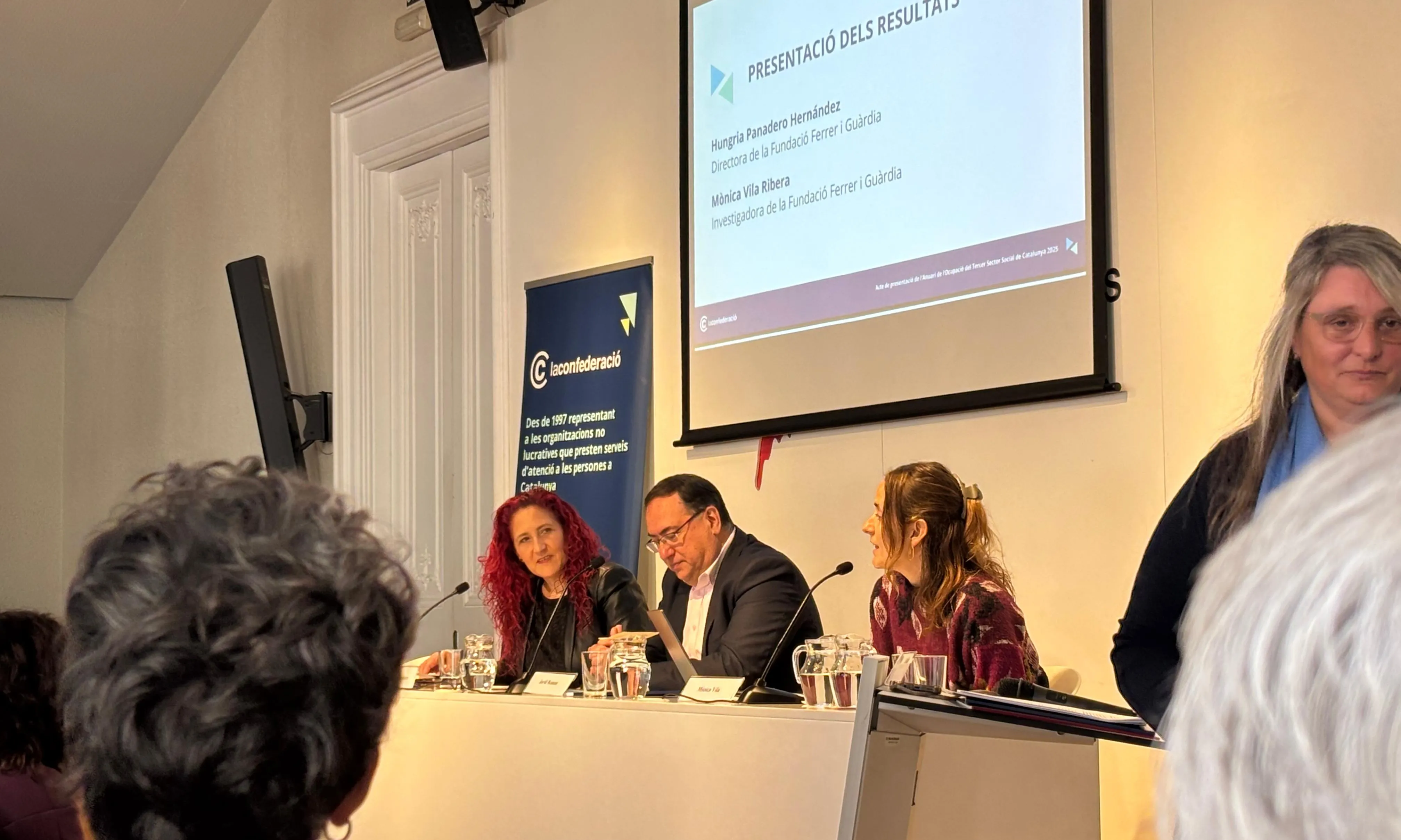 Presentació de l’Anuari de l’Ocupació del Tercer Sector Social amb representants de La Confederació i de la Fundació Ferrer i Guàrdia durant l’acte al Col·legi de Periodistes de Catalunya.