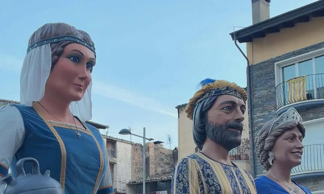 Un moment de la Colla de Geganters i Grallers de la Seu d'Urgell, a la vila d'Organyà.